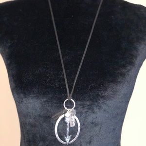 Long arrow necklace
